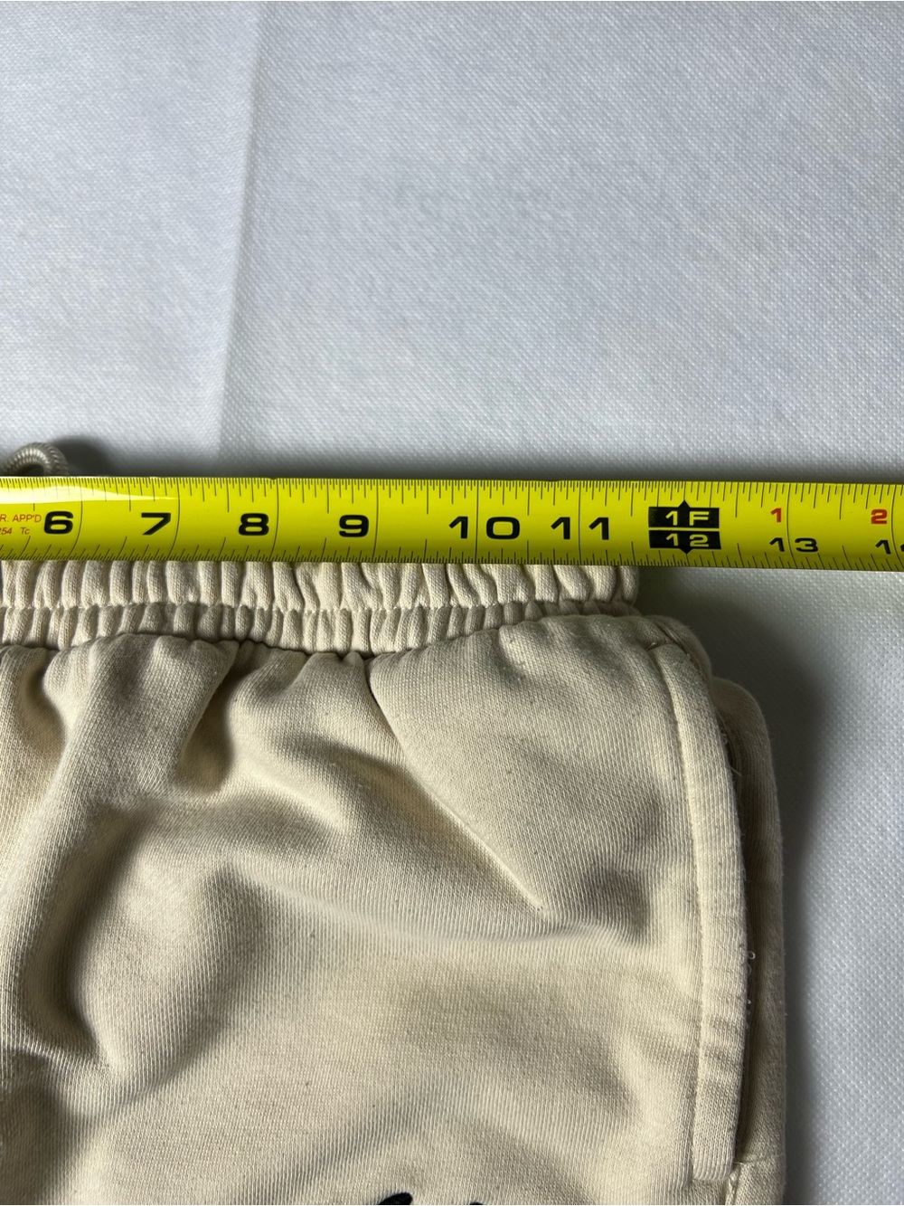 Genuine Merchandise Jogger Sweatpants with Black NY Yankees Logo - Picture 3 of 8